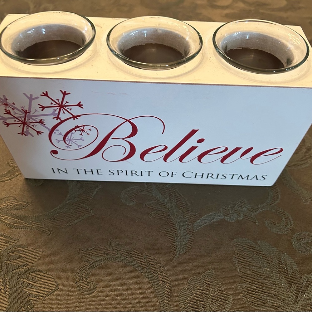 Source Unknown Red and White Holiday Candle Holder